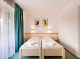 帕斯特拉瓦利亚阿伯塔度假村，位于Arpaşu de Sus的浪漫度假酒店