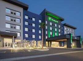 Holiday Inn Glendale - Stadium & Ent Dist by IHG，位于格伦代尔的带按摩浴缸的酒店