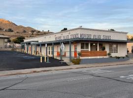 Wofford Village Studios，位于Wofford Heights的酒店