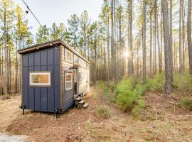 Pine Creek Tiny House，位于Amherst的度假屋