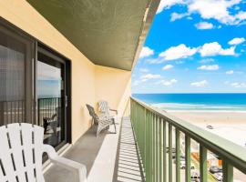 Ocean Views from Your Private Balcony! Sunglow Resort 907 by Brightwild，位于德通纳海滩海岸的酒店