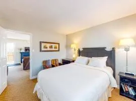 Steps to the Hill 1 Bedroom CraveTV