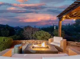 Modern Secluded with Amazing Views Hot Tub Casita