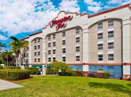 Hampton Inn Ft Lauderdale Airport North Cruise Port，位于劳德代尔堡的酒店