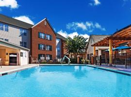 Homewood Suites by Hilton Greensboro，位于格林斯伯勒的酒店
