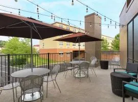 唐宁敦艾斯顿30号高速公路希尔顿欣庭套房酒店