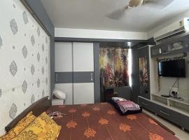 rajul flats adarsh nagar jabalpur，位于贾巴尔普尔的公寓