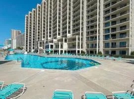 Phoenix-VII Unit 7814 - NEW-Beach front-Sleeps 6