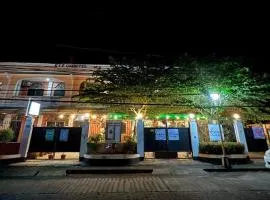 E & F CONDOTEL