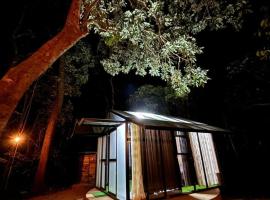 ELA Glamping Madikeri，位于马迪凯里的豪华帐篷