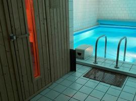 2 Zimmer Wohnung Pool u. Sauna Zugang möglich，位于Seth的酒店