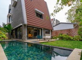 Ezra by Hireavilla - 4BR with Private Pool in Vagator，位于瓦加托的酒店