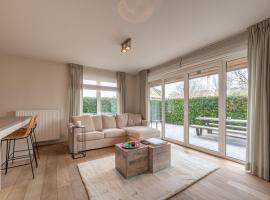 Beautiful beach-appartment between Knokke & Bruges，位于泽布吕赫的酒店