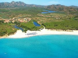 Villaggio Cala Ginepro Resort & SPA，位于奥罗塞伊的酒店