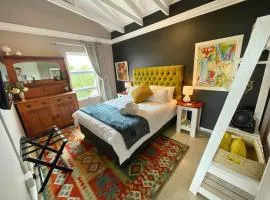 Calm Waters Guesthouse: Robberg Room