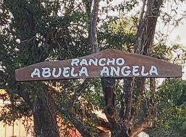 Rancho Abuela Angela，位于Ayolas的酒店