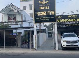 Khách Sạn Vinhomes Huỳnh Hotel，位于槟知的酒店