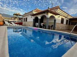 CASA CON PISCINA EN TENERIFE - VISTA MAR Y EL TEIDE，位于La Listada的度假屋