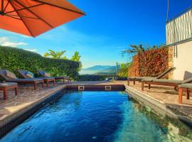 Casa con 2 camere da letto,piscina jacuzzi AC wifi e bici elettriche，位于博尔迪盖拉的酒店