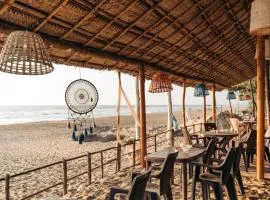 sunscape beach cafe & stay