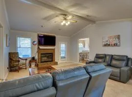 Lovely Decatur Home with Yard about 6 Mi to Town!