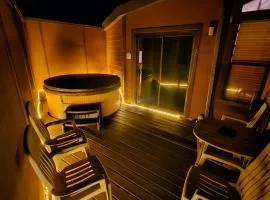 Ocean Cabin 1 With Private Jacuzzi