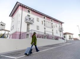 Miralago Locarno Easy Rooms，位于洛迦诺的酒店