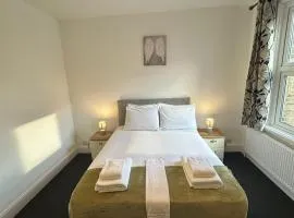 Cambridge Central Rooms - Tas Accommodations