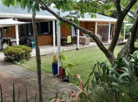 Puponga Coastal Escape，位于Puponga的酒店