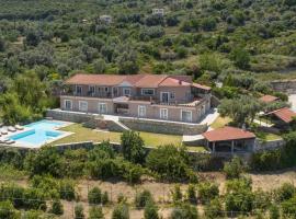 Retreat Lefkada - Villa Rafael AV Properties，位于尼基亚娜的Spa酒店