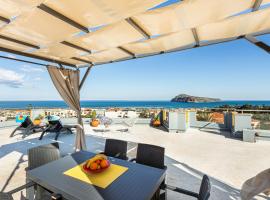 kallia's lux apt with sea view & cool jacuzzi，位于普拉塔尼亚斯的酒店
