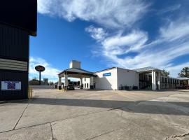 Motel 6 Denham Springs, LA，位于德纳姆斯普林斯的酒店