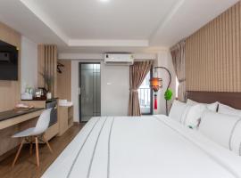 โรงแรมเซเว่นรัชดา S7VEN RATCHADA，位于占那县的酒店