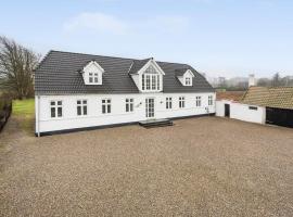 Nice Home In Roslev With Kitchen，位于Roslev的酒店