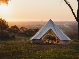 Wilderstay Glamping - Yanchep National Park，位于扬切普的酒店