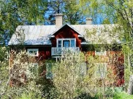 Lantligt boende nära Kastelholms golf och Smakbyn