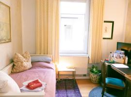 Zimmer in Künstlerwohnung，位于斯图加特的家庭/亲子酒店