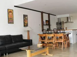 Large Modern 3BR 2 BATH Apt in Central Location for Families, Workers, Groups