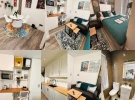 R2 - Newly renovated Luxury Private En-Suite Room in Harborne Park Road - Birmingham