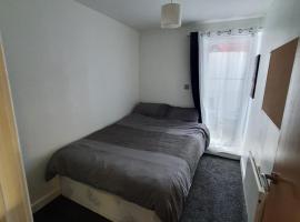 Quiet 2 bedroom flat in Darlington with free parking, wi-fi and more，位于达灵顿的公寓