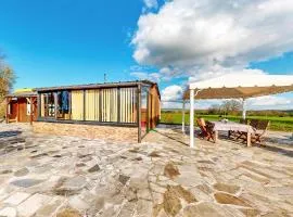Stunning Home In La Bazouge-De-Chemeré