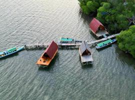 Villa Mangrove Pulau Pahawang，位于Lampung的乡村别墅