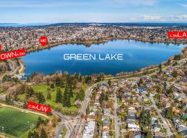 Green Lake 1st Line Home D Full Modern Remodeled，位于西雅图的酒店