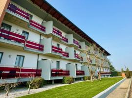 Touring Hotel，位于Seniga的酒店