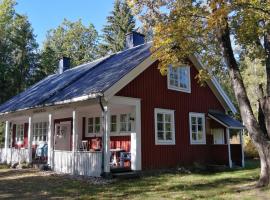 Sinnerskog - Urlaub im alten Bahnhof，位于Högsby的酒店