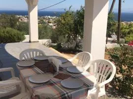 House Anatoli, big veranda with view, 11 km to airport