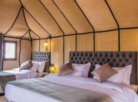 Erg Chebbi Luxury Camp，位于梅尔祖卡的酒店