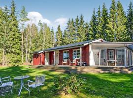 Amazing Home In Svenljunga With Wifi，位于Svenljunga的酒店