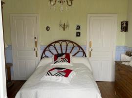 Chambre d'Hôtes Lacapelle Del Fraisse，位于La Capelle-del- Fraisse的酒店