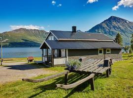 Cozy home in Godfjord，位于苏特兰的度假屋